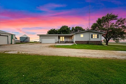 Tiny photo for 708 N 1950th Road, Tonica, IL 61370 (MLS # 12396450)