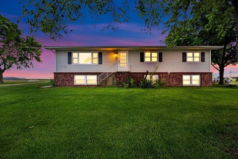 Tiny photo for 708 N 1950th Road, Tonica, IL 61370 (MLS # 12396450)