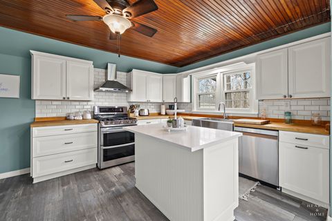 Tiny photo for 18924 W Roosevelt Road, Lake Villa, IL 60046 (MLS # 12616422)