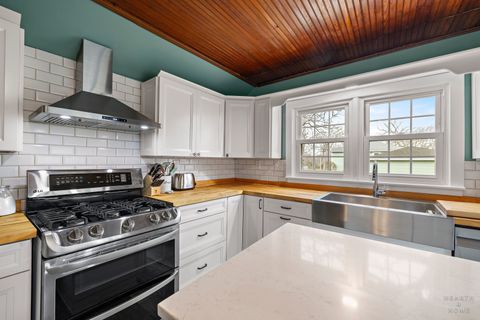 Tiny photo for 18924 W Roosevelt Road, Lake Villa, IL 60046 (MLS # 12616422)