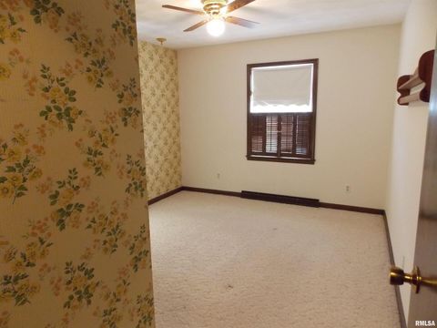 Tiny photo for 1723 WALNUT HILL Road, Centralia, IL 62801 (MLS # EB456630)