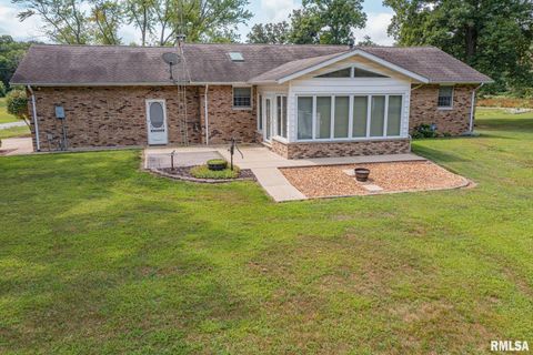 Tiny photo for 1723 WALNUT HILL Road, Centralia, IL 62801 (MLS # EB456630)