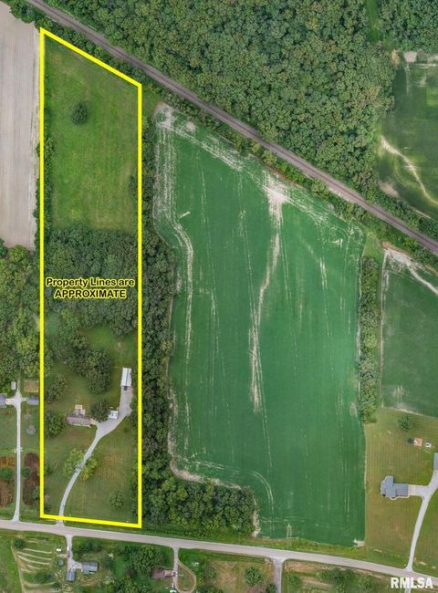 Tiny photo for 1723 WALNUT HILL Road, Centralia, IL 62801 (MLS # EB456630)