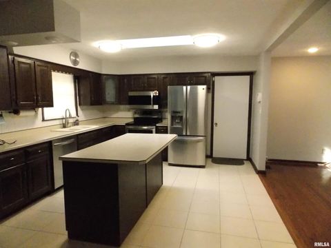 Tiny photo for 1723 WALNUT HILL Road, Centralia, IL 62801 (MLS # EB456630)