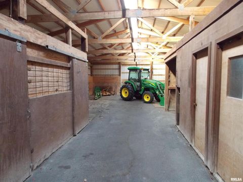 Tiny photo for 1723 WALNUT HILL Road, Centralia, IL 62801 (MLS # EB456630)