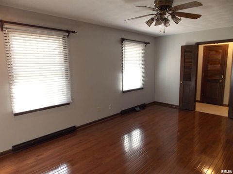 Tiny photo for 1723 WALNUT HILL Road, Centralia, IL 62801 (MLS # EB456630)