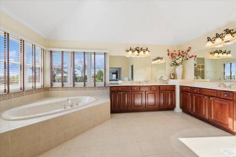 Tiny photo for 527 Mallard Point Circle, North Aurora, IL 60542 (MLS # 12684714)