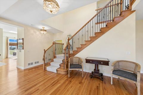 Tiny photo for 527 Mallard Point Circle, North Aurora, IL 60542 (MLS # 12684714)