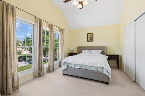 Tiny photo for 527 Mallard Point Circle, North Aurora, IL 60542 (MLS # 12684714)