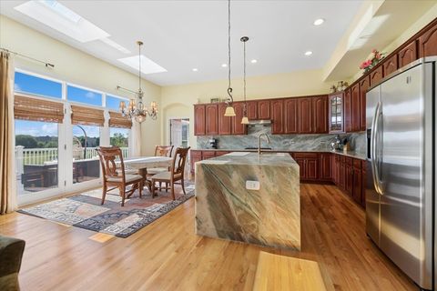 Tiny photo for 527 Mallard Point Circle, North Aurora, IL 60542 (MLS # 12684714)