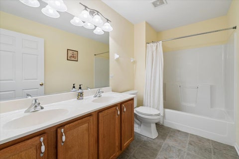 Tiny photo for 527 Mallard Point Circle, North Aurora, IL 60542 (MLS # 12684714)