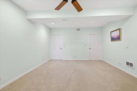 Tiny photo for 527 Mallard Point Circle, North Aurora, IL 60542 (MLS # 12684714)