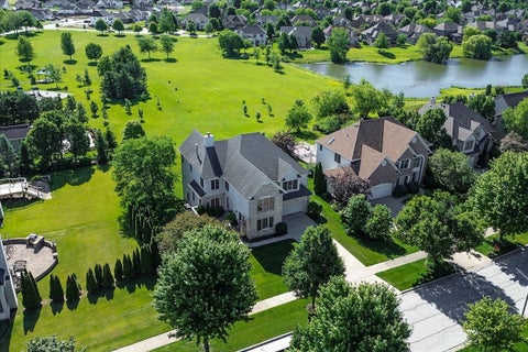 Tiny photo for 527 Mallard Point Circle, North Aurora, IL 60542 (MLS # 12684714)