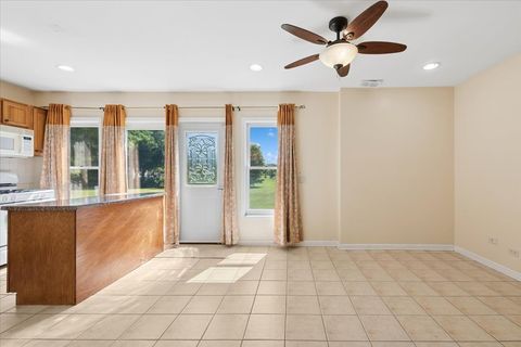 Tiny photo for 527 Mallard Point Circle, North Aurora, IL 60542 (MLS # 12684714)