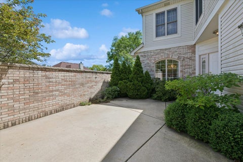 Tiny photo for 527 Mallard Point Circle, North Aurora, IL 60542 (MLS # 12684714)