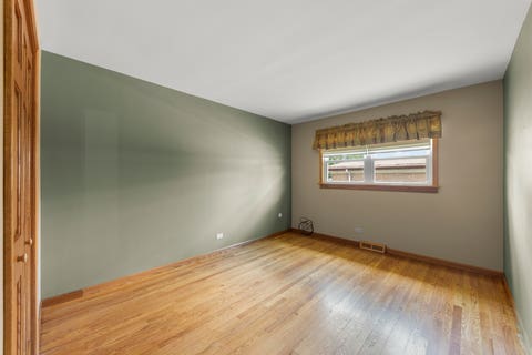 Tiny photo for 5004 W 107th Street, Oak Lawn, IL 60453 (MLS # 12723497)