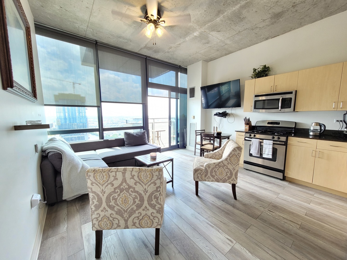 235 W Van Buren Street 2608