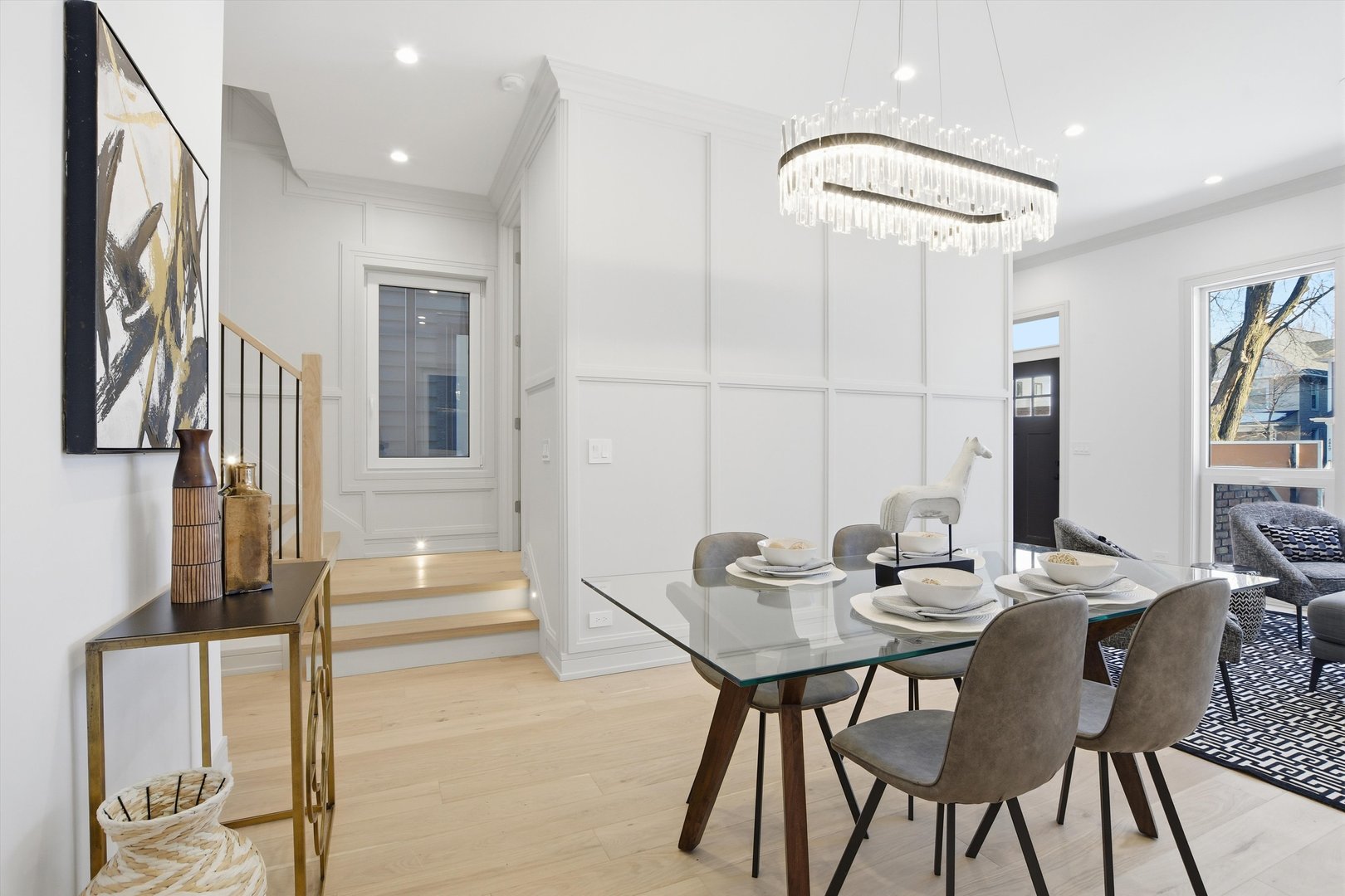 4846 N Hermitage Avenue