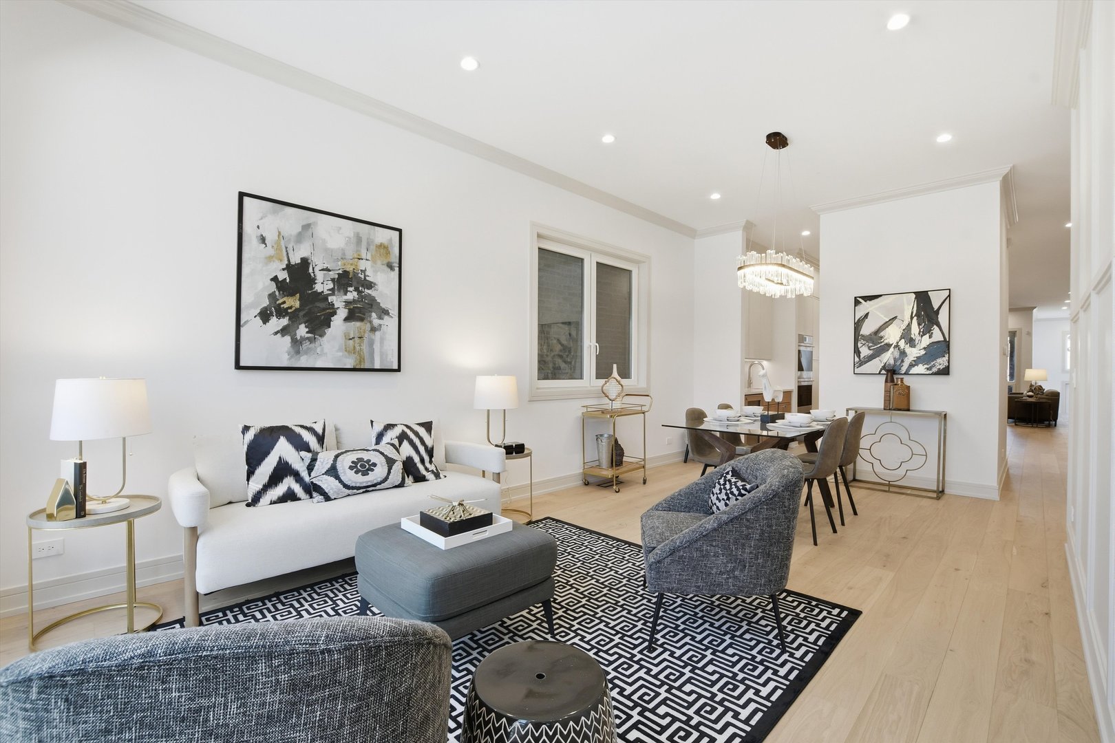 4846 N Hermitage Avenue