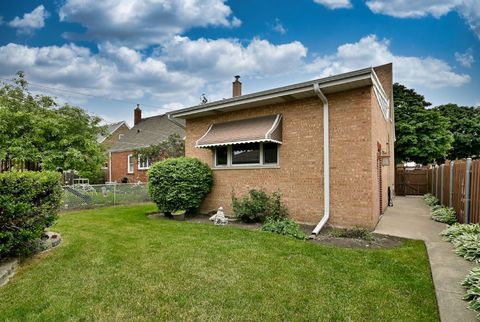Tiny photo for 1620 N 73rd Court, Elmwood Park, IL 60707 (MLS # 12660579)