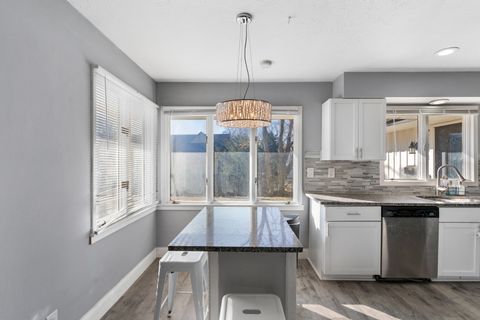 Tiny photo for 918 Mayfair Place, Rockford, IL 61107 (MLS # 12584143)