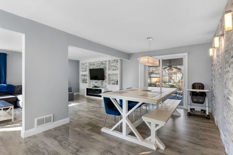 Tiny photo for 918 Mayfair Place, Rockford, IL 61107 (MLS # 12584143)