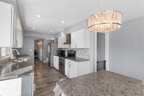 Tiny photo for 918 Mayfair Place, Rockford, IL 61107 (MLS # 12584143)