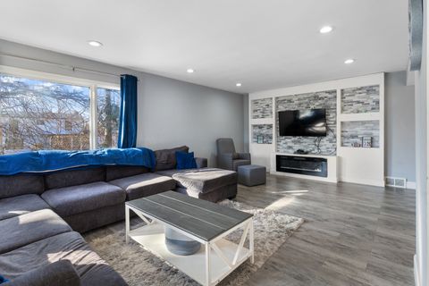 Tiny photo for 918 Mayfair Place, Rockford, IL 61107 (MLS # 12584143)