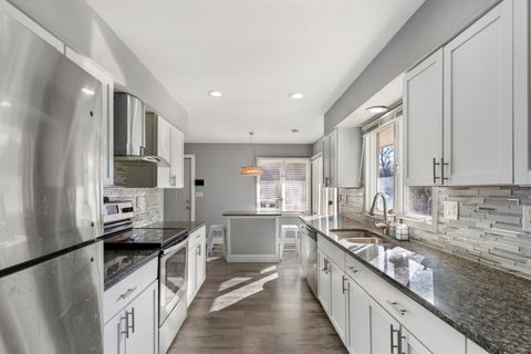 Tiny photo for 918 Mayfair Place, Rockford, IL 61107 (MLS # 12584143)