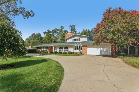 Tiny photo for 424 Otis Road, Barrington, IL 60010 (MLS # 12787741)