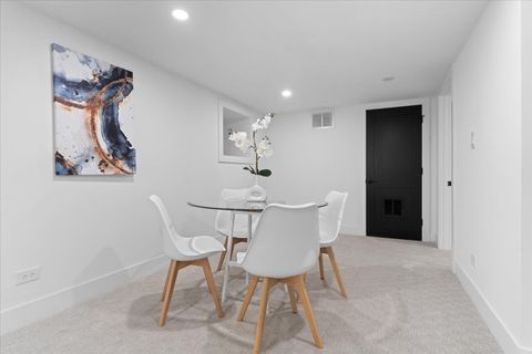 Tiny photo for 858 N Richmond Avenue, Chicago, IL 60622 (MLS # 12580565)