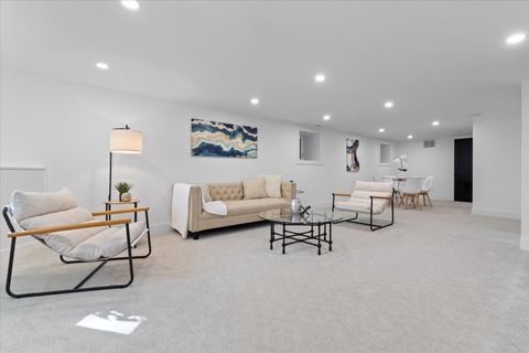 Tiny photo for 858 N Richmond Avenue, Chicago, IL 60622 (MLS # 12580565)