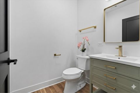 Tiny photo for 858 N Richmond Avenue, Chicago, IL 60622 (MLS # 12580565)