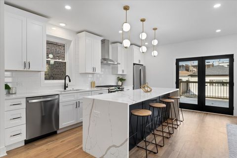 Tiny photo for 858 N Richmond Avenue, Chicago, IL 60622 (MLS # 12580565)