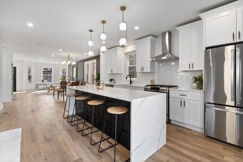 Tiny photo for 858 N Richmond Avenue, Chicago, IL 60622 (MLS # 12580565)