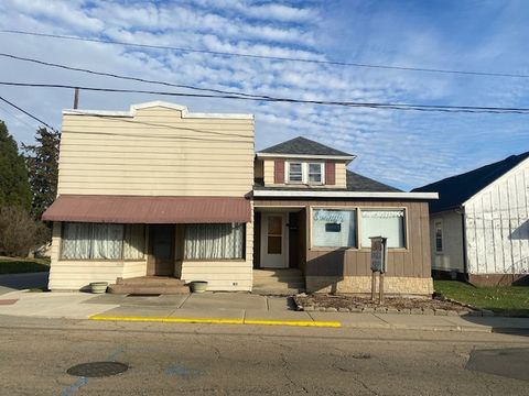 Photo of 1547 1/2 Pulaski Street, Peru, IL 61354 (MLS # 12519794)