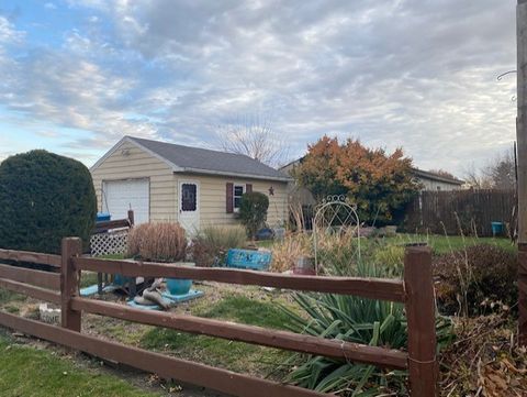 Tiny photo for 1547 1/2 Pulaski Street, Peru, IL 61354 (MLS # 12519794)