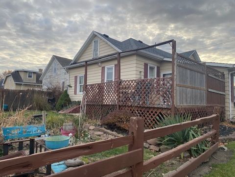 Tiny photo for 1547 1/2 Pulaski Street, Peru, IL 61354 (MLS # 12519794)