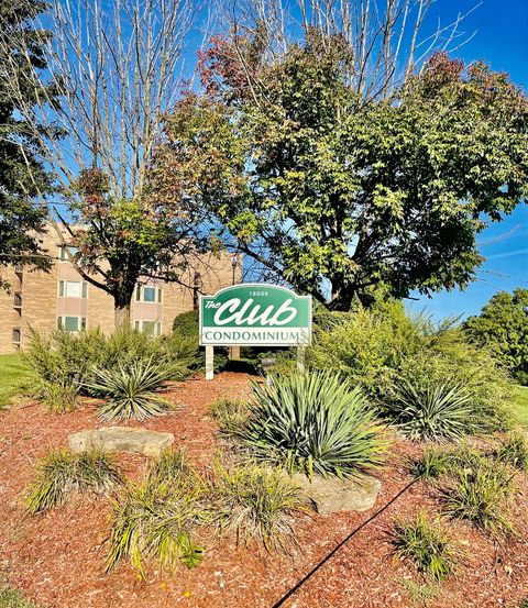 Tiny photo for 18600 Village West Drive #310, Hazel Crest, IL 60429 (MLS # 12485745)