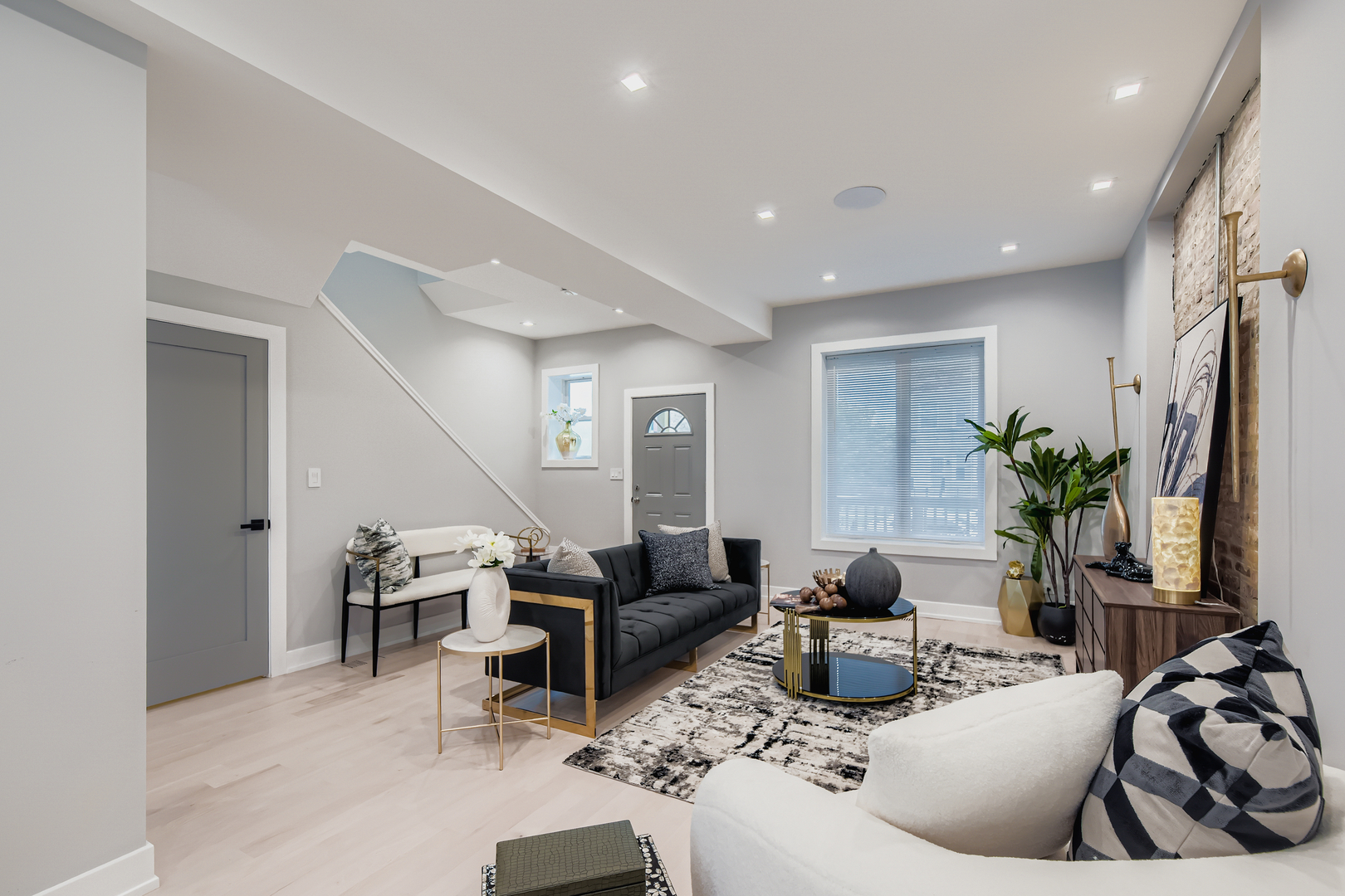 6540 S Ingleside Avenue