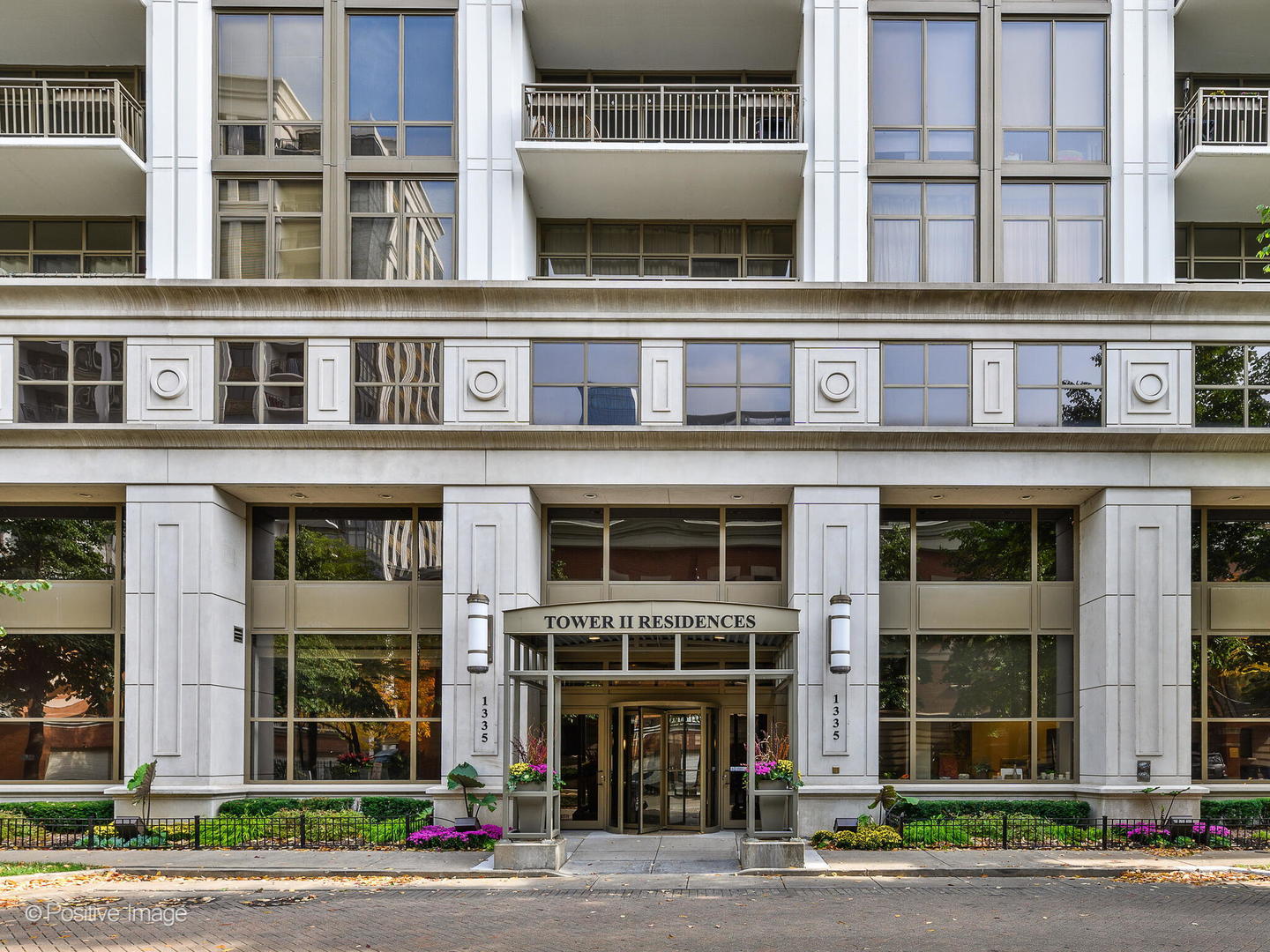 1335 S Prairie Avenue 809