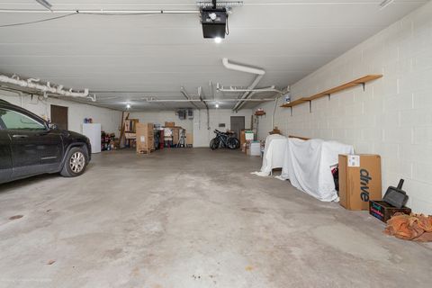 Tiny photo for 15722 Old Orchard Court #1E, Orland Park, IL 60462 (MLS # 12501783)