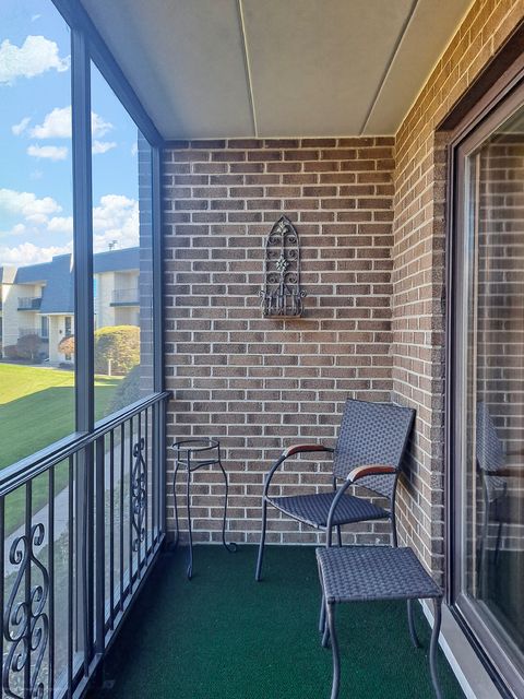 Tiny photo for 15722 Old Orchard Court #1E, Orland Park, IL 60462 (MLS # 12501783)