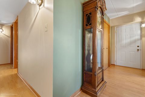 Tiny photo for 15722 Old Orchard Court #1E, Orland Park, IL 60462 (MLS # 12501783)