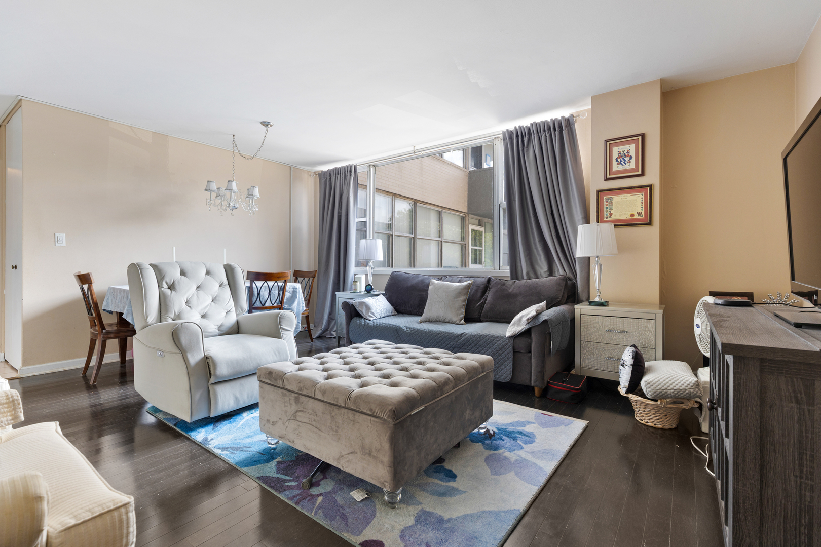 6301 N Sheridan Road 3A