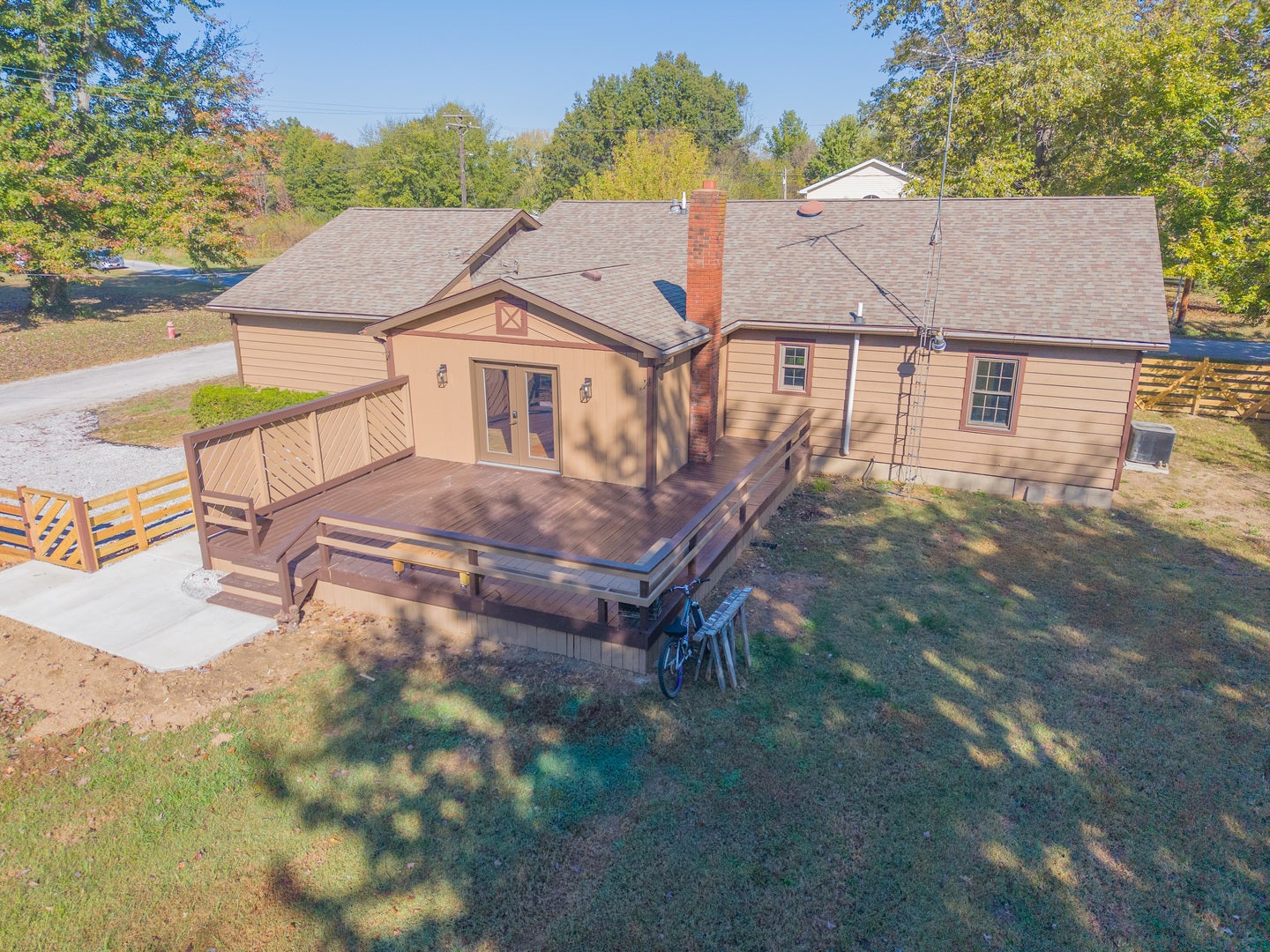 385 W 3rd Street