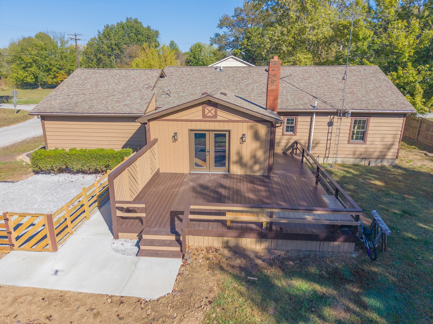385 W 3rd Street