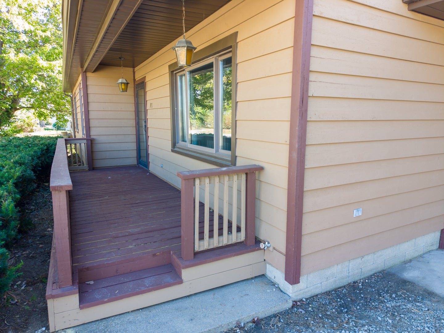 385 W 3rd Street
