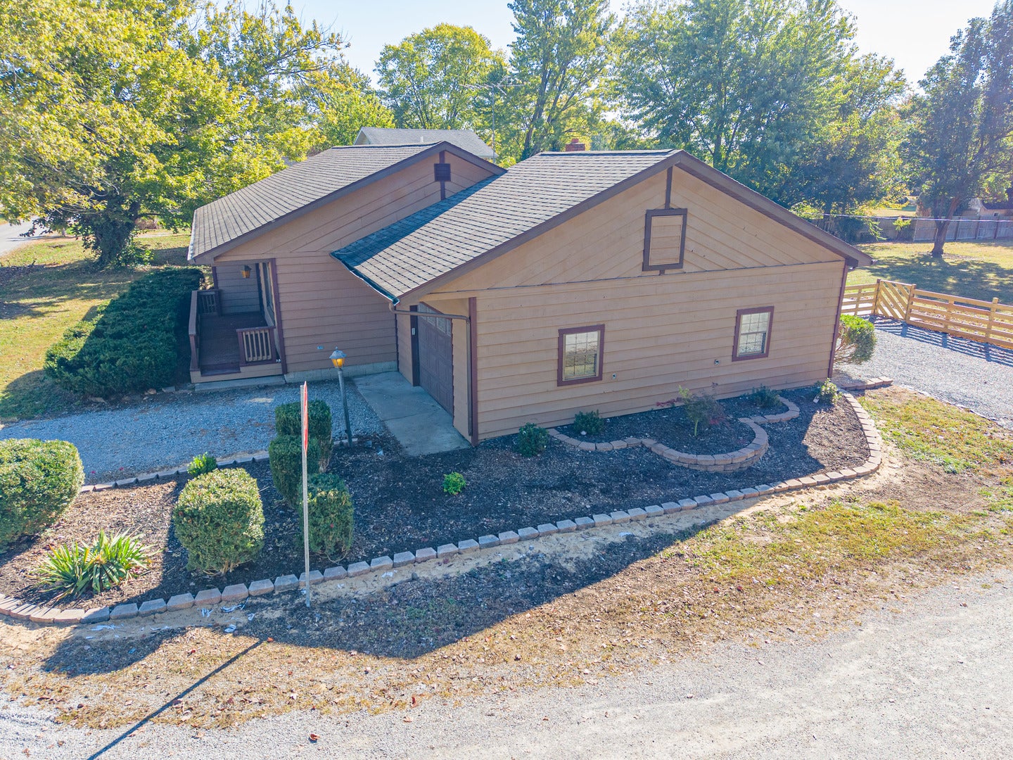 385 W 3rd Street