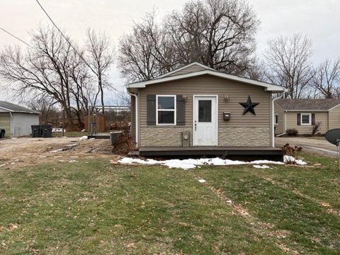 Tiny photo for 602 3rd Avenue W, Milan, IL 61264 (MLS # 100000398)